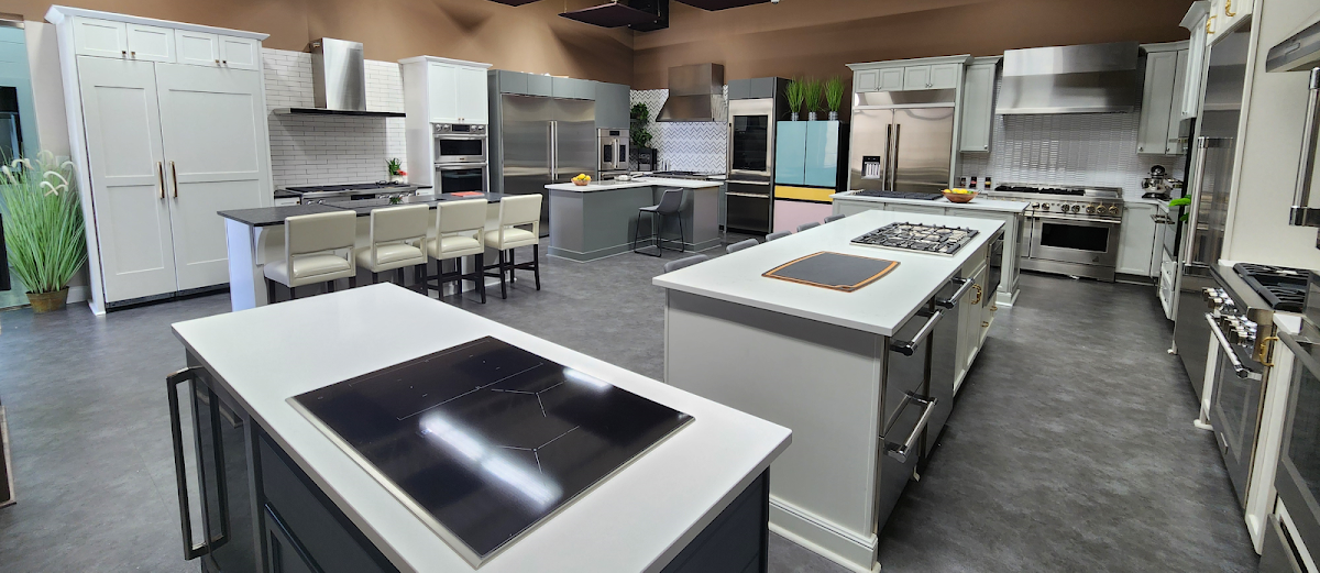 Electronic Express: Luxury Designer Showroom
